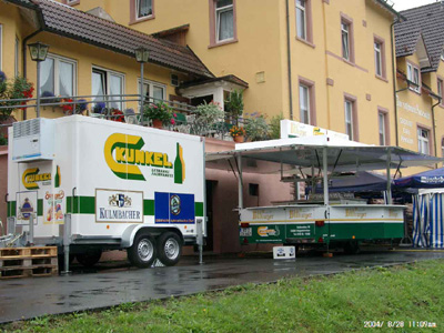 kleiner Kühlanhänger und Ausschankwagen kleiner Kühlanhänger und Ausschankwagen