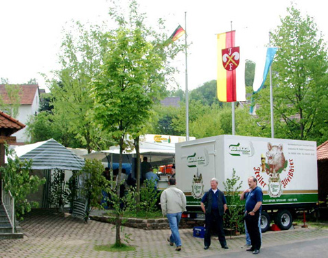 groer Ausschankwagen in Jakobsthal